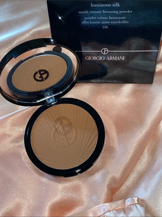 Giorgio Armani Other - Giorgio Armani Luminous Silk Sunlit Bronzing Powder 110 Warm Tan With Glow limit